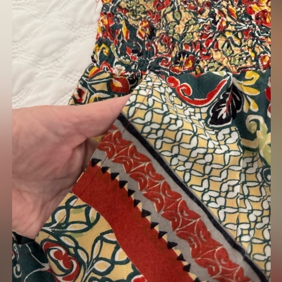 Angie Romper Size Small Beige & earth tones with Floral Print with pockets - Picture 2 of 8